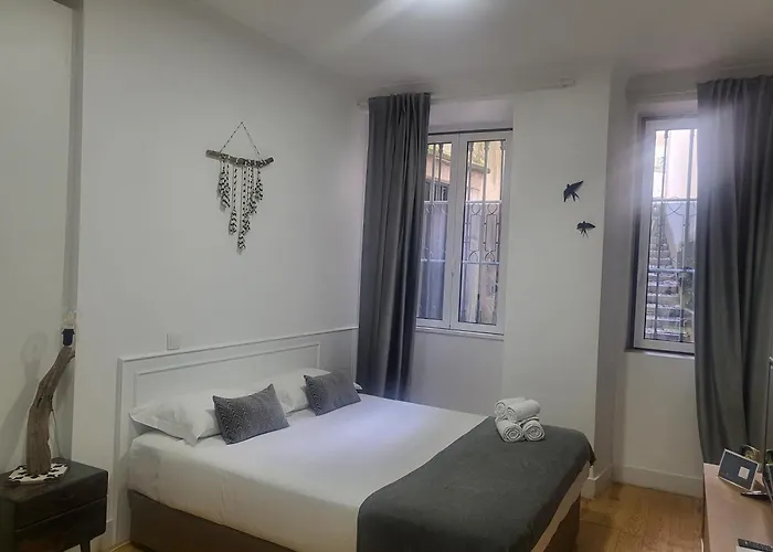 Alfama Services * Lisbon