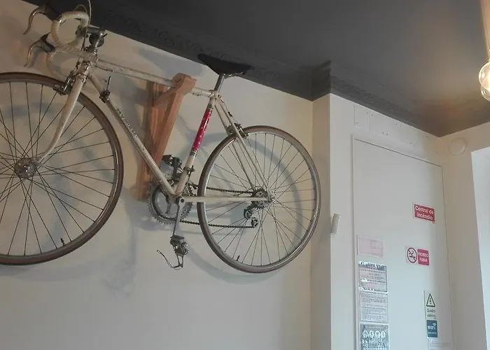 Alfama Services * Lisbon