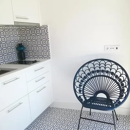Alfama Services Apartament *