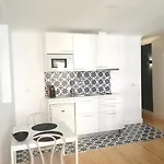 Apartament Alfama Services *